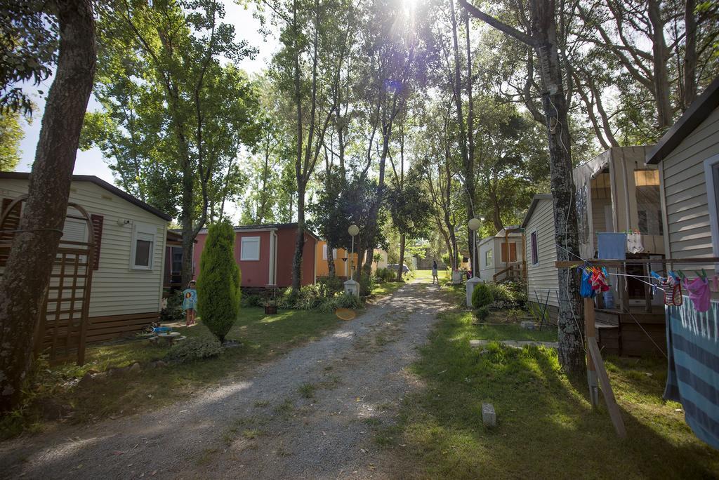 ホテルCamping Cachadelos サンシェンショ エクステリア 写真