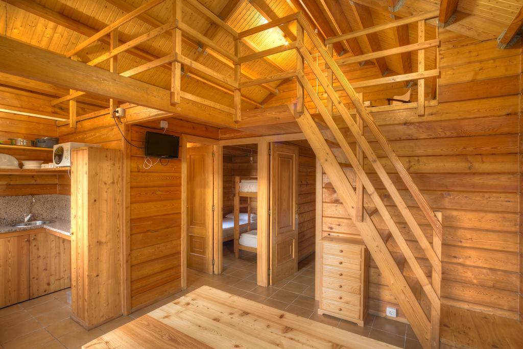 ホテルCamping Cachadelos サンシェンショ 部屋 写真