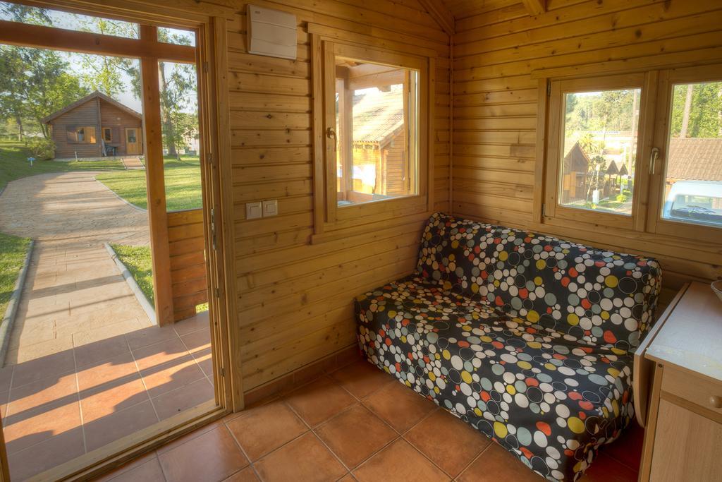 ホテルCamping Cachadelos サンシェンショ 部屋 写真