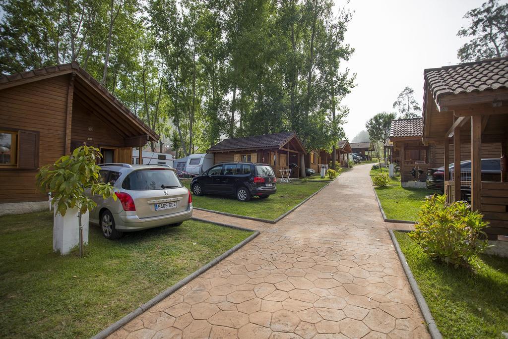 ホテルCamping Cachadelos サンシェンショ エクステリア 写真
